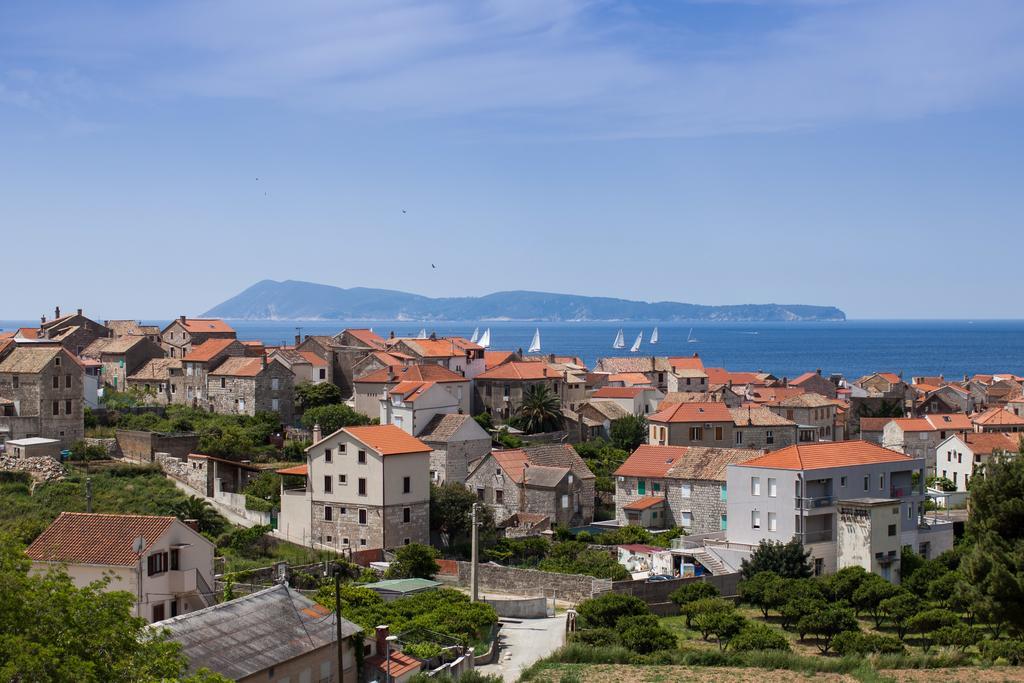 Apartments Zambarlin Komiža Zewnętrze zdjęcie