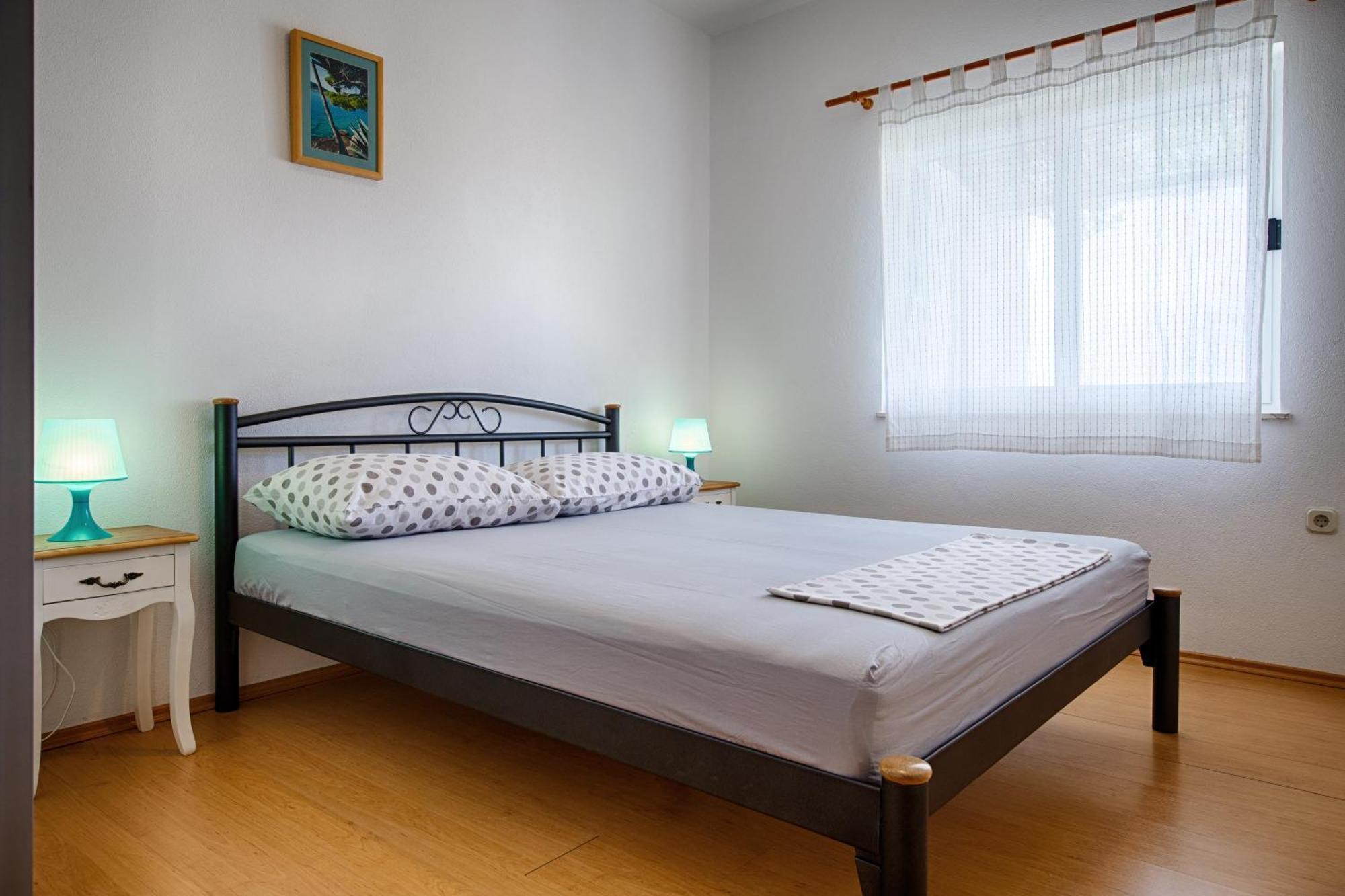 Apartments Zambarlin Komiža Zewnętrze zdjęcie