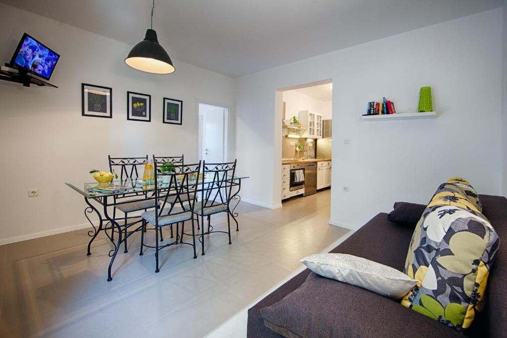 Apartments Zambarlin Komiža Pokój zdjęcie