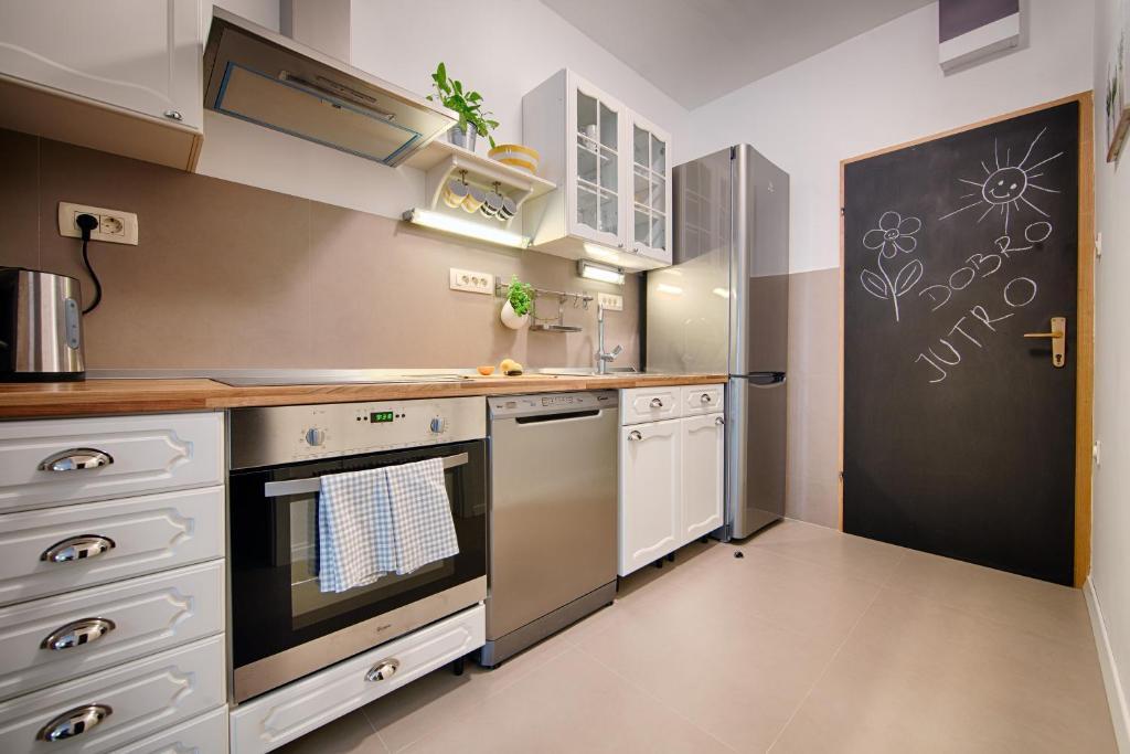 Apartments Zambarlin Komiža Pokój zdjęcie