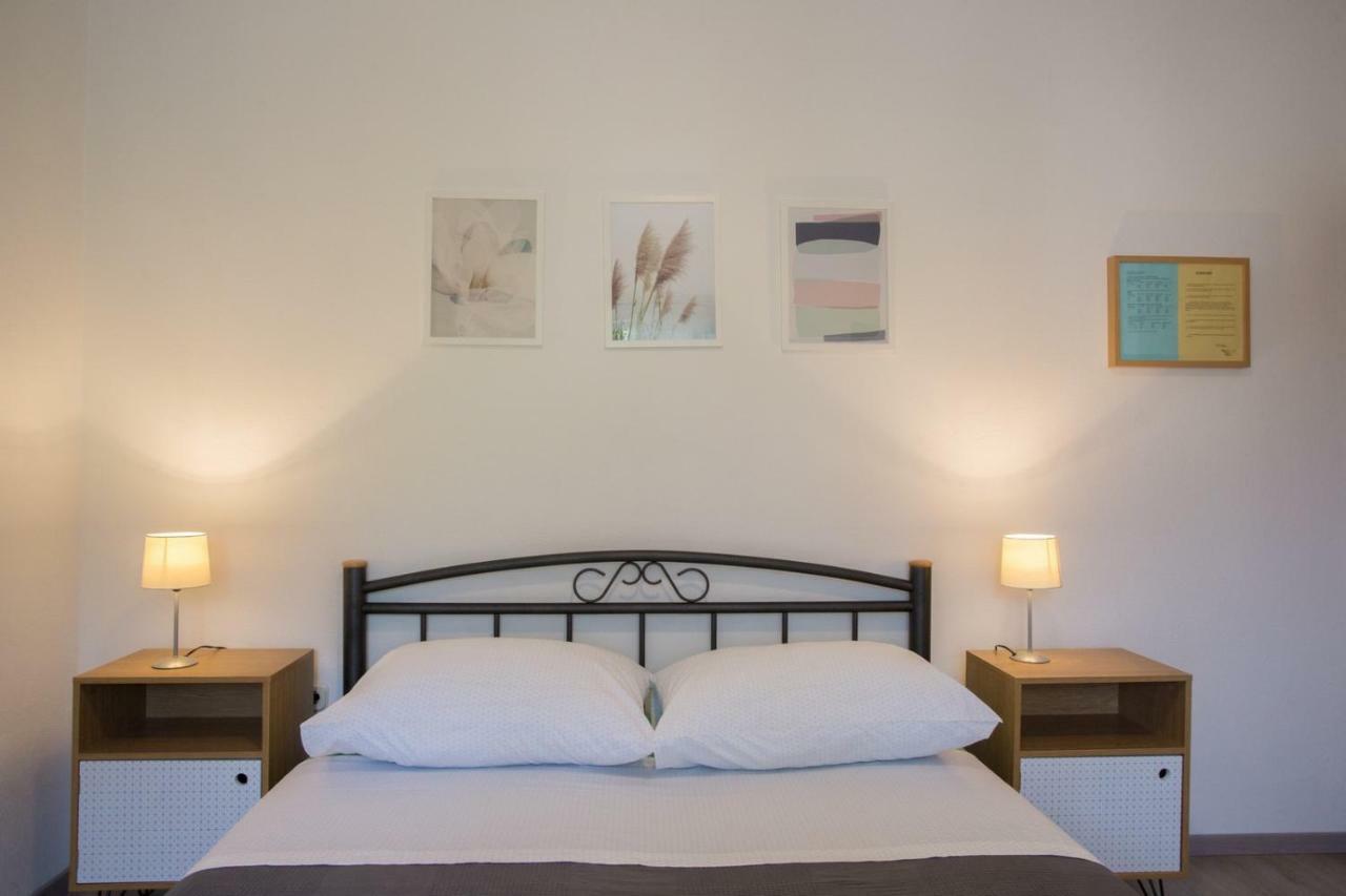 Apartments Zambarlin Komiža Zewnętrze zdjęcie