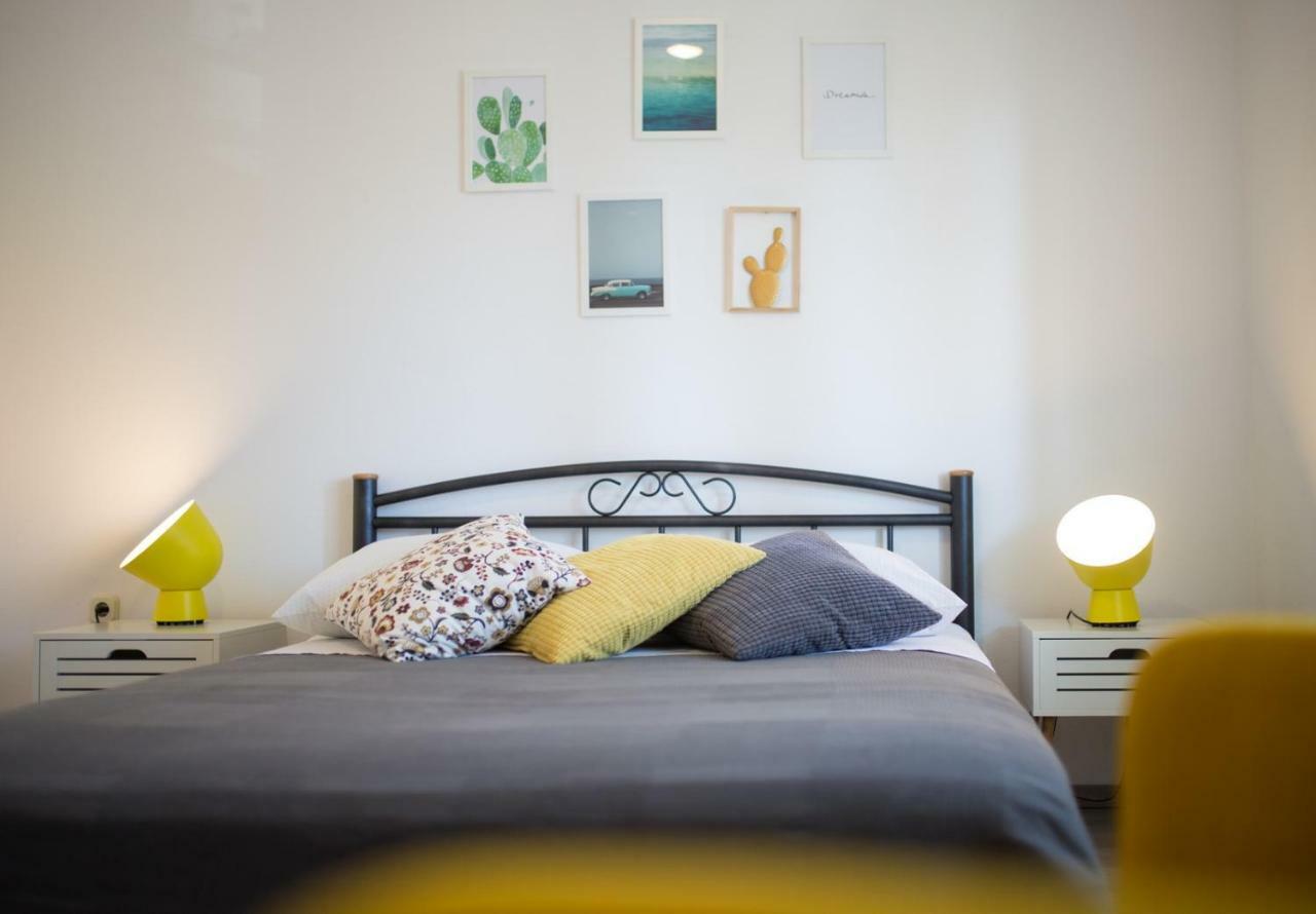 Apartments Zambarlin Komiža Zewnętrze zdjęcie